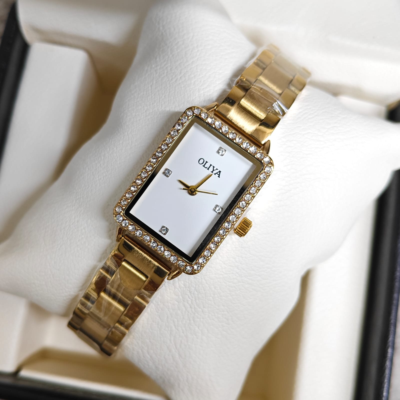 1788426313459_whatsapp_image_2026-09-03_at_1.01.45_pm.jpeg Oliya 609 Ladies Watch – Gold White - Image 1